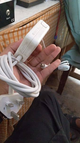 Apple Macbook Charger 3