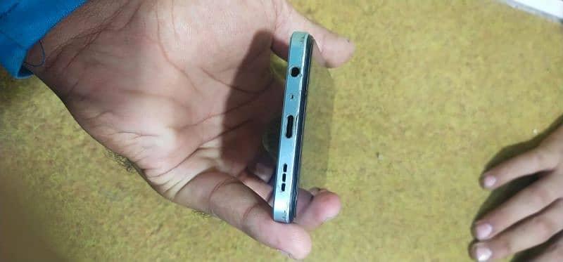 oppof 21pro 5g 10by9 with box charger all ok 1