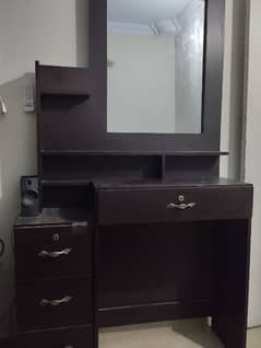 dressing table