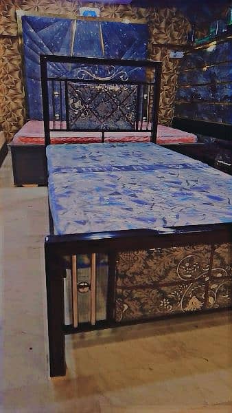 single iron bed 0