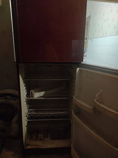 Orient Big size Fridge Available for Sell 3