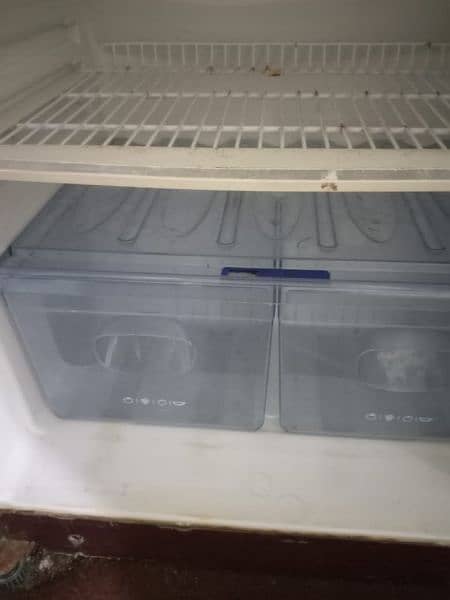 refrigerator sall in good condition 2