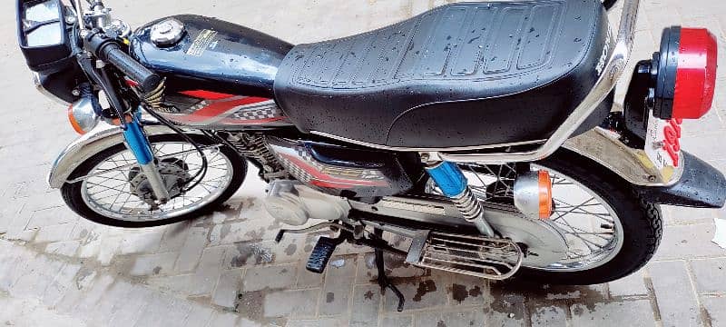 Honda 125 2023 4