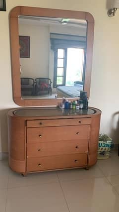 selling my king size bed, 2 side tables, 1 dressing table. 0