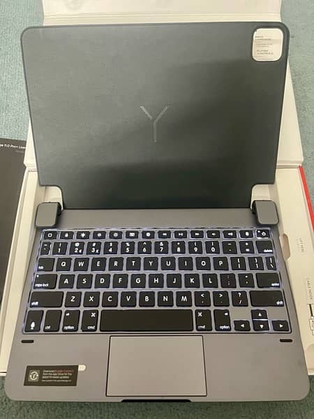 Keyboard case with Trackpad & Magnetic Cover iPad Pro 11 - BRYDGE 2