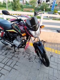 Honda CB 125F 2023