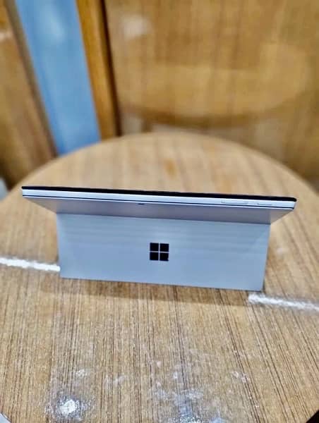 Surface Pro 4 - Core i5 6th Gen - 8Gb 256Gb 1