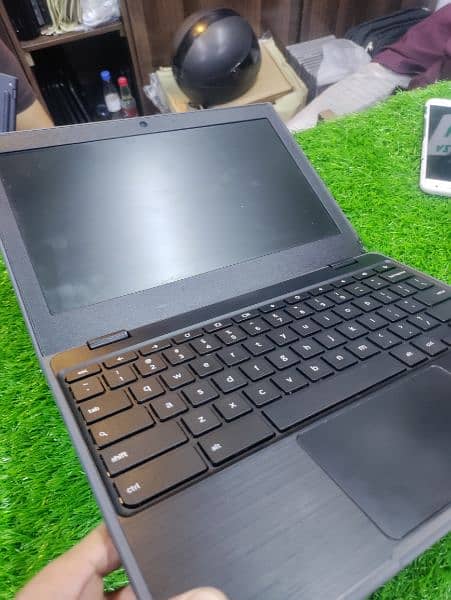 Lenovo Chromebook 100e 4GB Ram 32GB Storage Updates 2027 With Charger 3