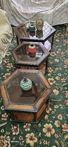 Very good condition,   3 tables