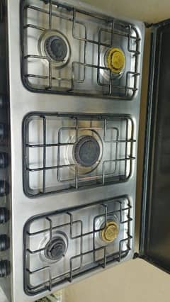 SINGER   gas oven,  5 burners