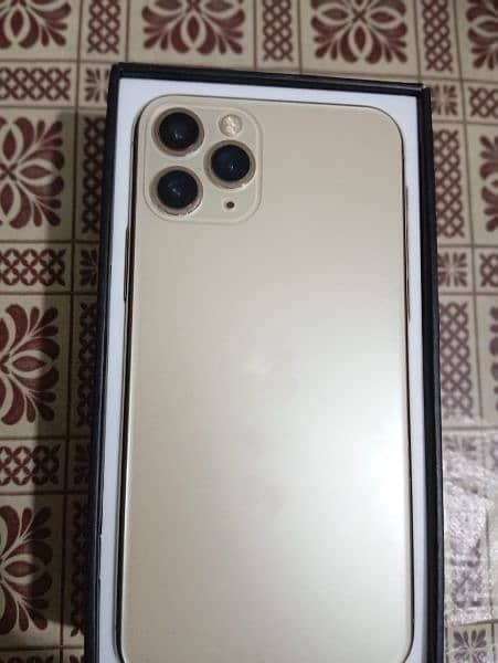 Iphone 11 pro. . with box 0