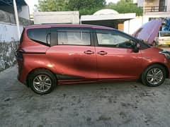 Toyota Sienta 2016