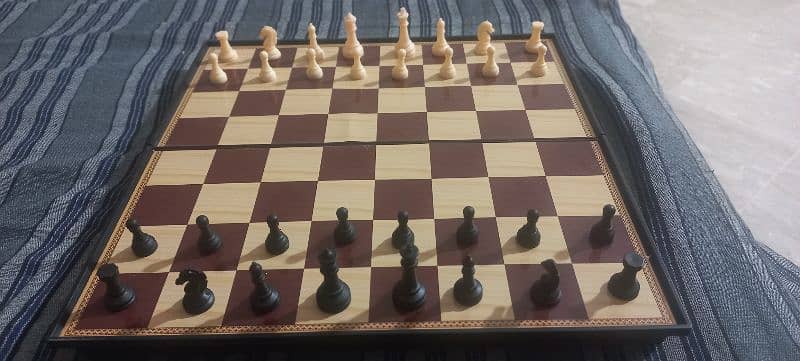 Magnetic chess board (foldable) 1