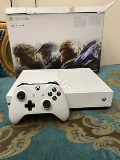 Xbox one s 500gb non jailbreak 10/10 condition 0