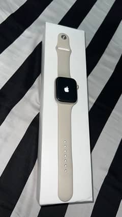 Apple watch series 8