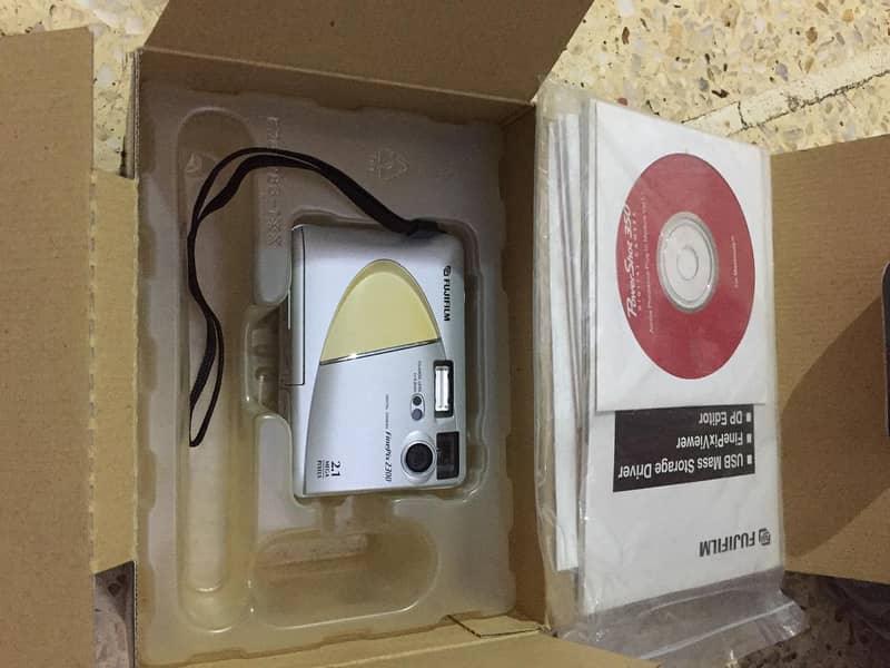 Casio Exilim 6.0 mp Digital Camera working condition 4