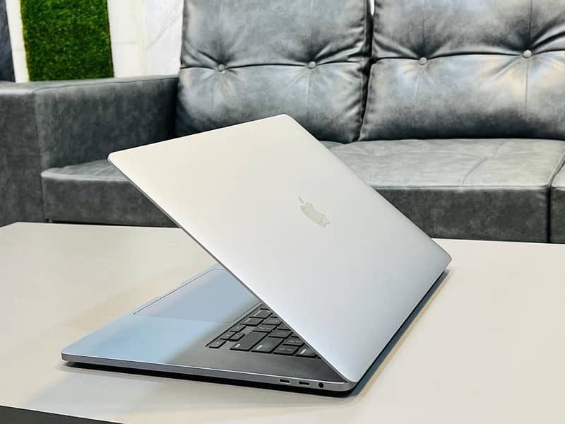 Macbook Pro 13inch 2020 1