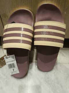 adidas Women's Adilette Comfort Slides Sandal, Sand Strata/Wonder