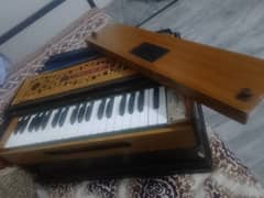 Indian NS-old set Harmonium