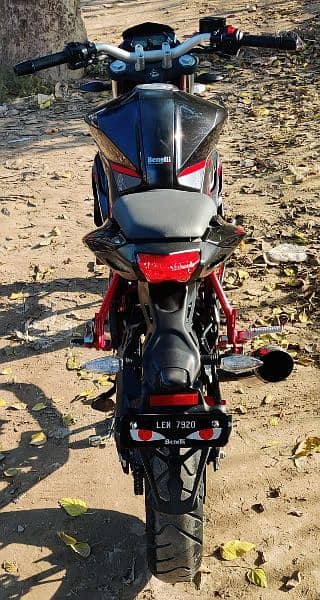 Benelli TNT 150i 4