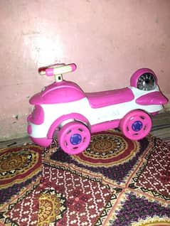 baby pink kids car ride bht kam use ki q ke ase 2 3 hai asa gift 0