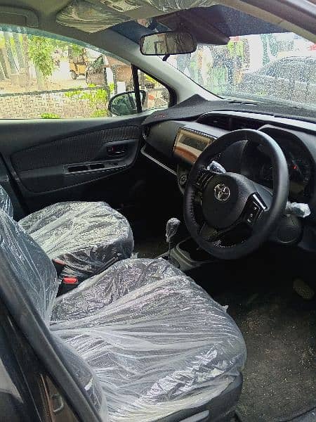 Toyota Vitz 2018 7