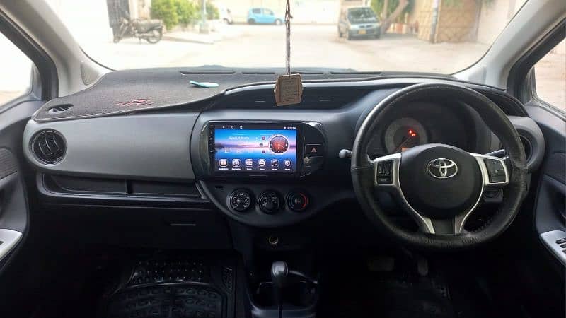 Toyota Vitz 2015 9