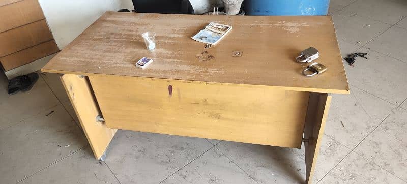 office tables for sell. 4