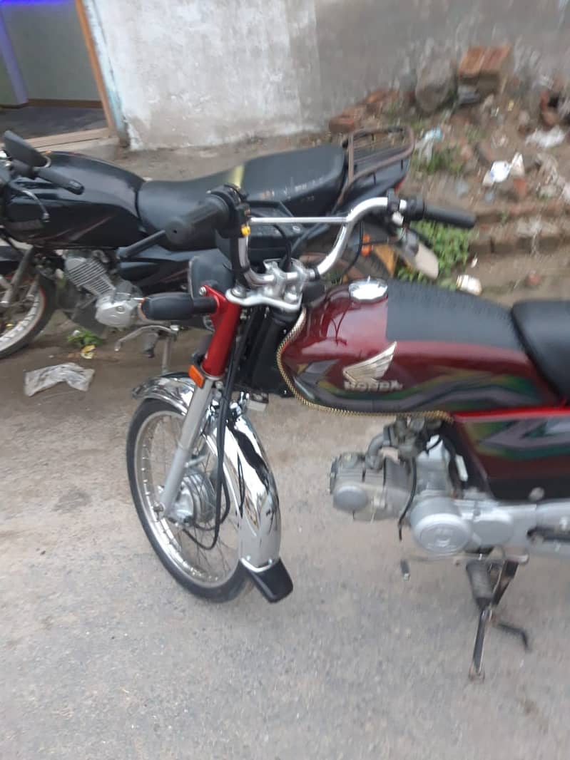 Honda CD 70 2023 (call ya Whatsapp pr rabta kren 7