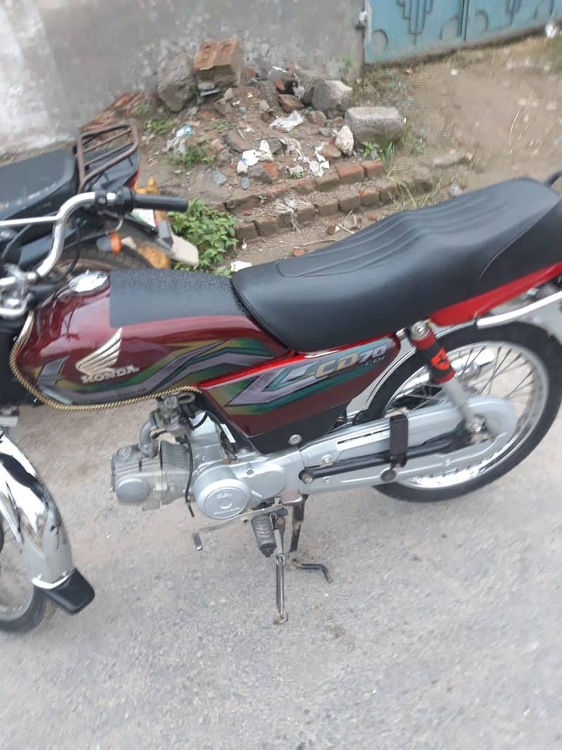 Honda CD 70 2023 (call ya Whatsapp pr rabta kren 8