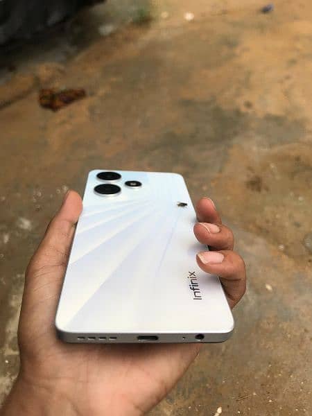 Infinix hot 30 i Pta approved 8/128 1