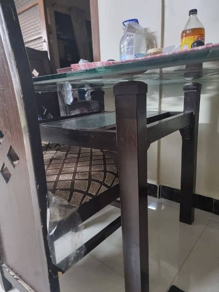 dinning table 1 year used condition 9/10 1