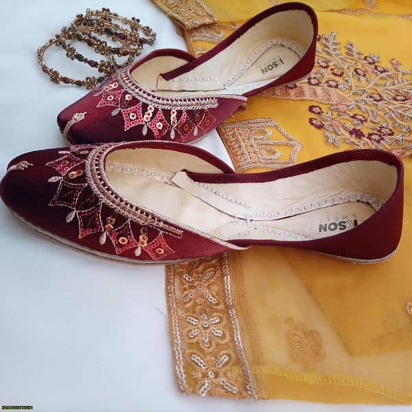 Diamond Cut Maroon Khussa 0