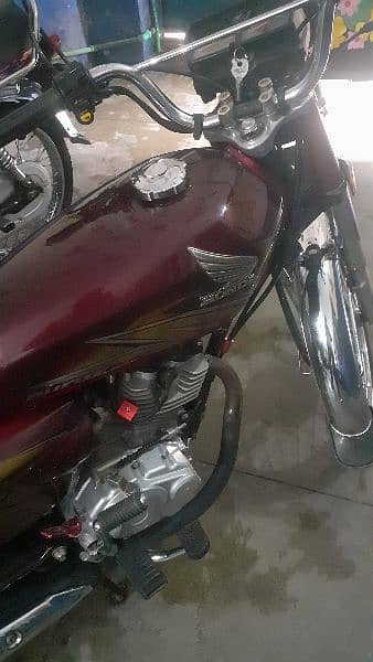 Genuine Honda 125 Red colour 3