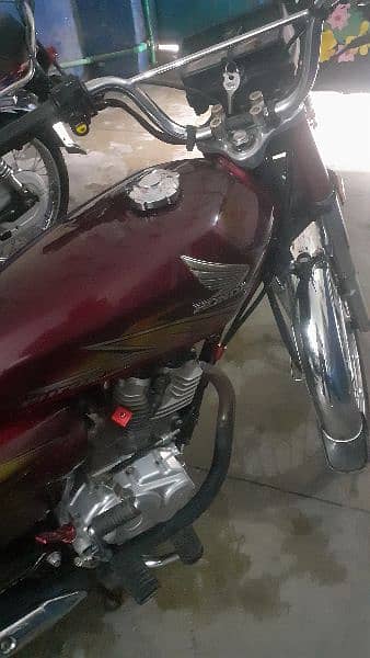 Genuine Honda 125 Red colour 4