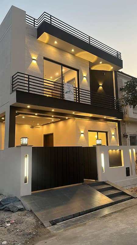 Elegance Redefined: 5 Marla Brand New Modern House in DHA Phase 9 Town! 0