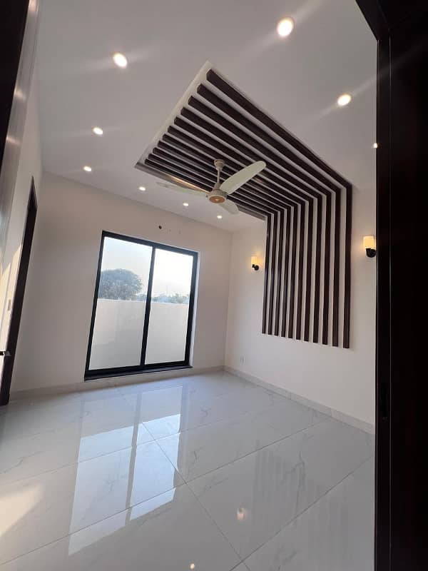 Elegance Redefined: 5 Marla Brand New Modern House in DHA Phase 9 Town! 4