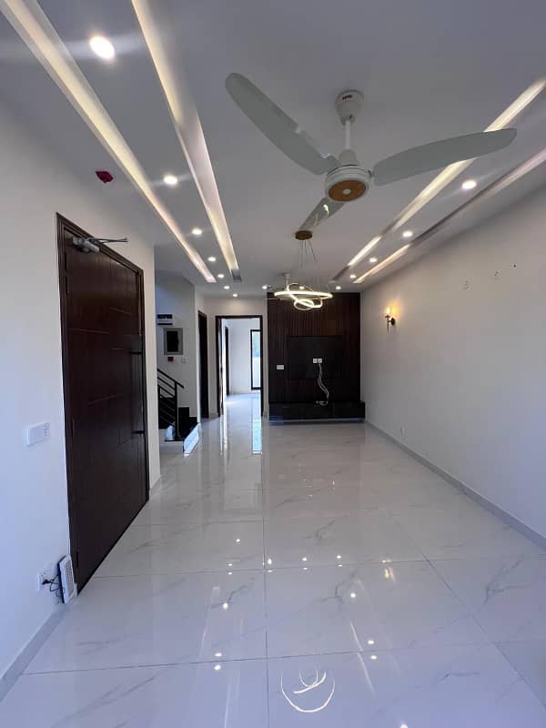 Elegance Redefined: 5 Marla Brand New Modern House in DHA Phase 9 Town! 5