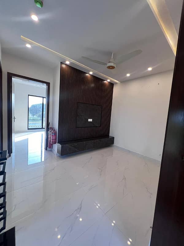 Elegance Redefined: 5 Marla Brand New Modern House in DHA Phase 9 Town! 12