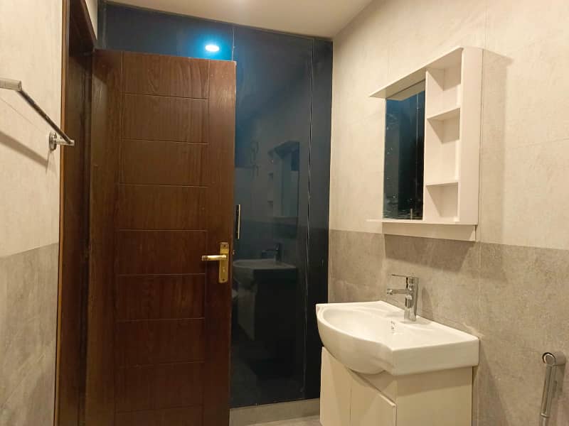 1 BEDROOM BRAND NEW APARTMENT FOR SALE IN SECTOR E BAHRIA TOWN LAHORE 2