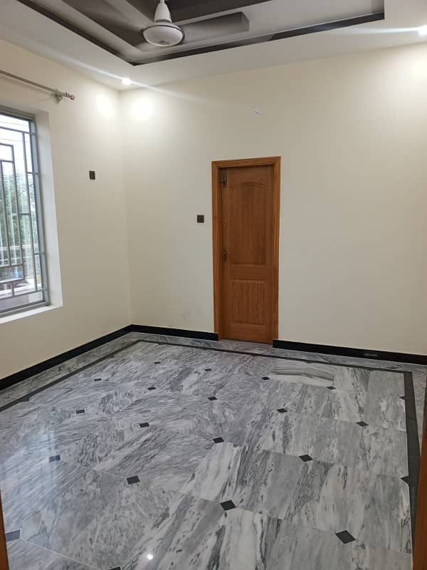 Sapret upper porsn available for rent in model town phs 2 8