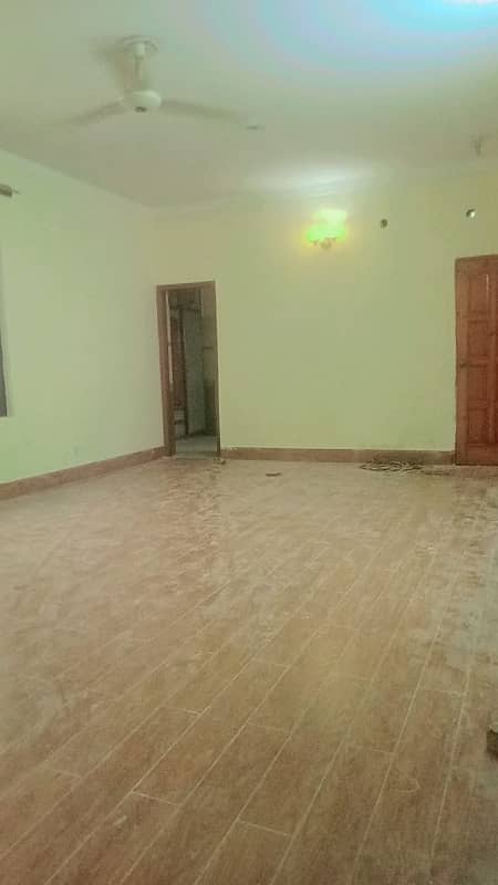 One kanal upper portion for rent in Model Town best for family near to DPS 1