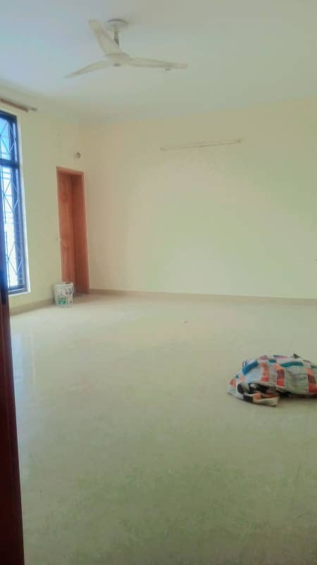 One kanal upper portion for rent in Model Town best for family near to DPS 2