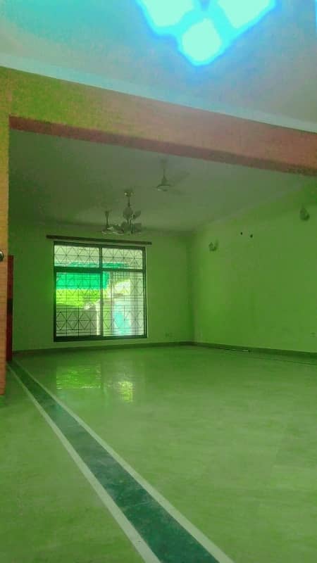 One kanal upper portion for rent in Model Town best for family near to DPS 14