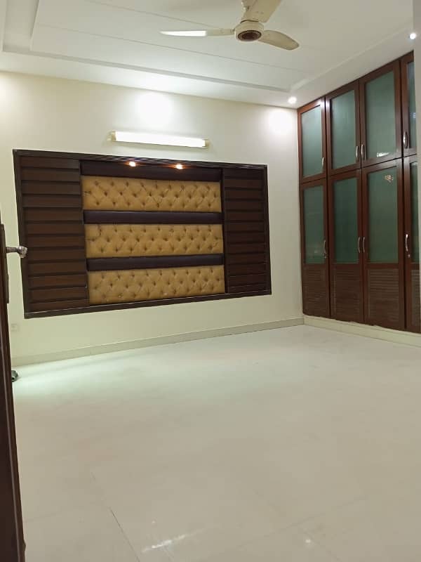 Johar Town Ideal location Near Allah hu chock 5 Marla beautiful and solid House Available For Sale 2