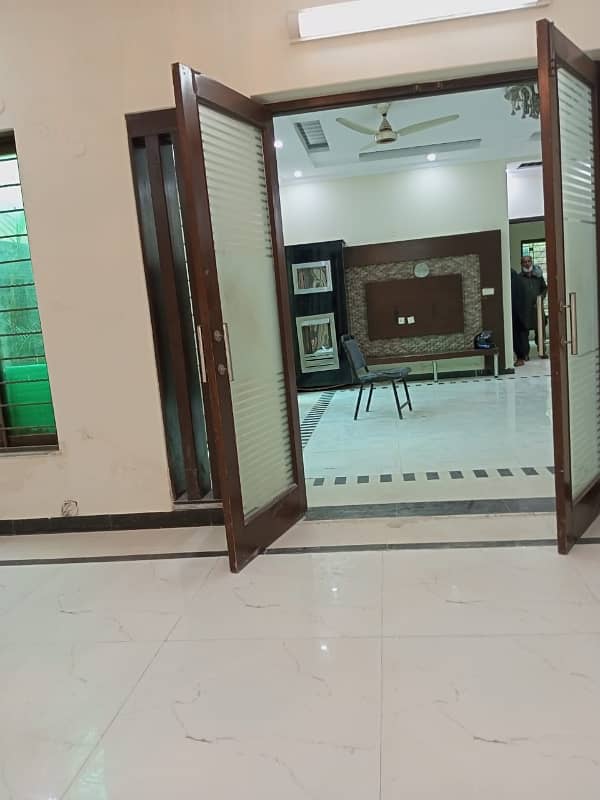 Johar Town Ideal location Near Allah hu chock 5 Marla beautiful and solid House Available For Sale 5