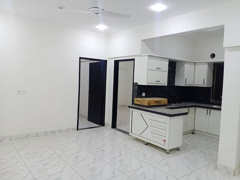 BRAND NEW VVIP 3 BED-DD (FIRST FLOOR) FLAT AVAILABLE FOR SALE IN KINGS COTTAGES (PH-II) BLOCK-7 GULISTAN-E-JAUHAR 0