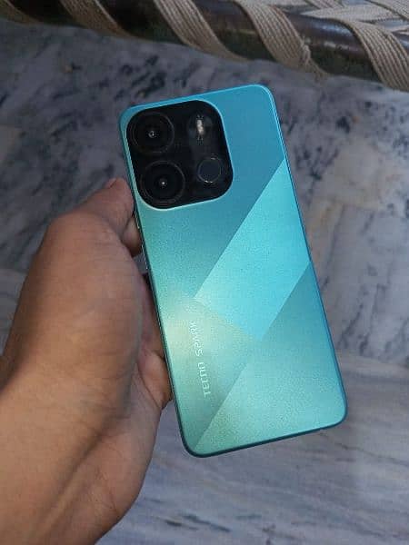 Tecno Spark go 2023 2