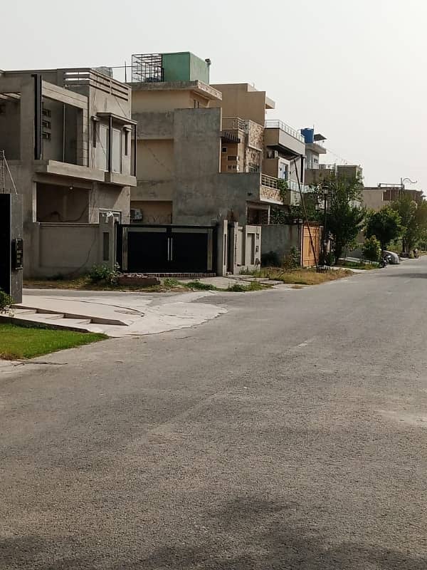 Ideal Prime Location Residential Plot Is Available For Sale In Lahore 1