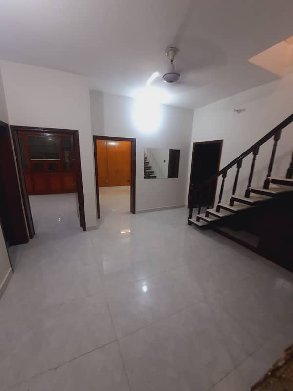 10 Marla 5 Beds Full House Available For Rent In Dha Phase 3 0